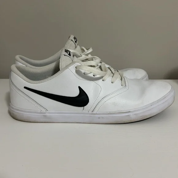 MEN'S NIKE SB CHARGE SNEAKERS - Picture 2 of 8